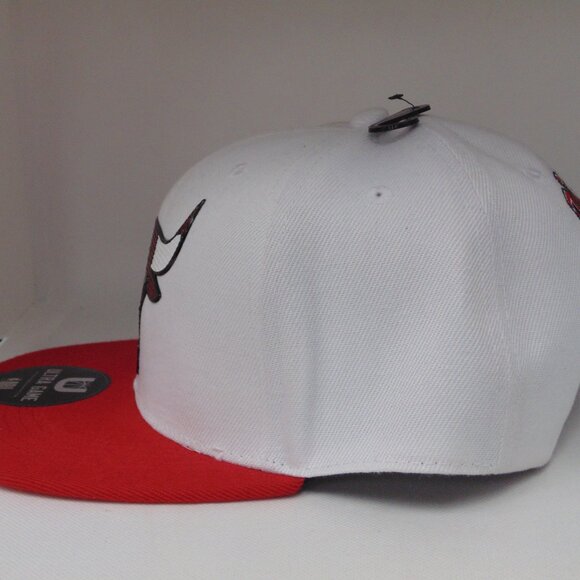 Chicago Bulls Snap Back Hat NWT - Picture 4 of 8